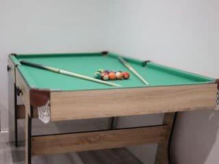 Large 5 Bed Town House Within City Centre And Sleeps Up To 11 - Photo 8