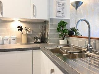 Luxury 4 Bed House with Gated Parking in the Heart of Birmingham! - Photo 12