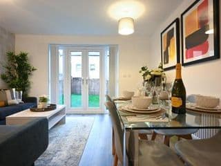 Luxury 4 Bed House with Gated Parking in the Heart of Birmingham! - Photo 7