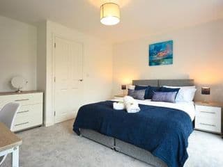 Luxury 4 Bed House with Gated Parking in the Heart of Birmingham! - Photo 24