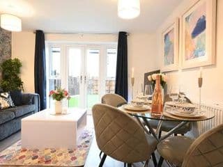 Luxury 4 Bed House with Gated Parking in the Heart of Birmingham! - Photo 7