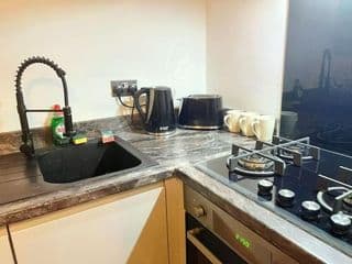 Luxury 3 Bed Apartment Near QE Hospital Harborne Birmingham New - Photo 16
