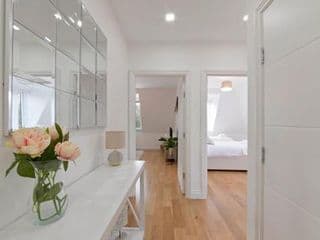 Spacious Two Bed loft Apartment