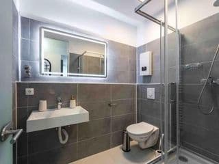 BIG 7RMS City Central Loft, 1ALocation - Photo 12