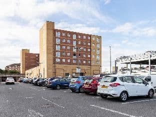 2 bedroom apartment Edinburgh Gate Harlow - Photo 4