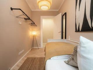 Artsy Berlin Oasis Apartment by Arbio - Photo 13