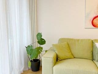Prime Comfort Apartment with Balcony & Free Parking - Photo 7