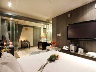 H I P Hotel