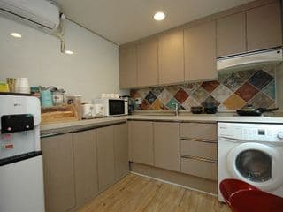 Dongdaemun Hwashin Hostel - Photo 13