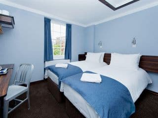 Angus Hotel - Photo 3