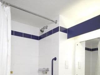 Travelodge London Kingston Upon Thames - Photo 14