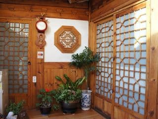 Yeonwoo Guesthouse - Photo 11