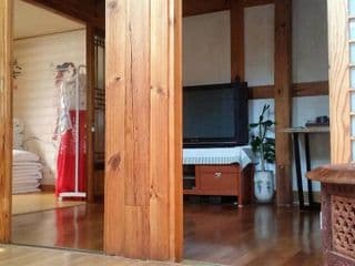 Yeonwoo Guesthouse - Photo 6