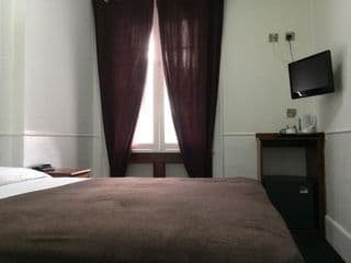 London Continental Hotel - Photo 3