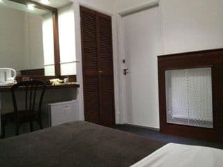 London Continental Hotel - Photo 21