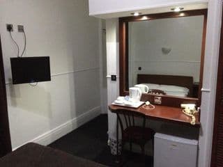 London Continental Hotel - Photo 9