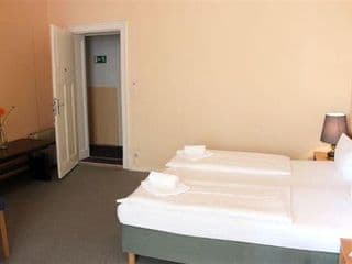 Hotel-Pension Rheingold am Kurfürstendamm - Photo 2