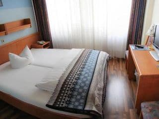 Hotel Columbia - Photo 5