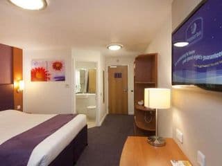 Premier Inn Croydon Town Centre - Photo 11