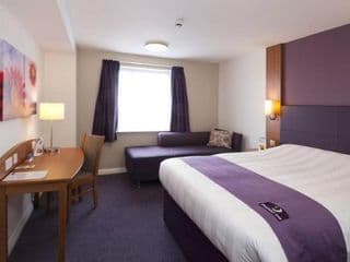 Premier Inn Croydon Town Centre - Photo 9
