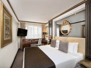 Melia White House Hotel - Photo 2