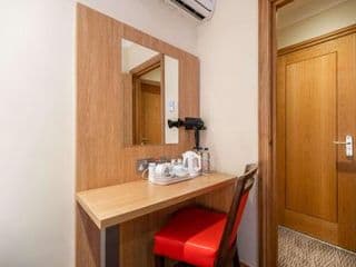 Comfort Inn Hyde Park - Photo 11