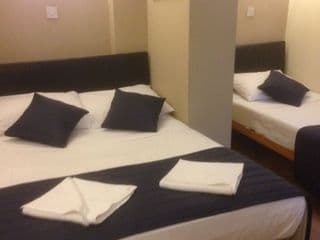 Oxford Hotel - Photo 4