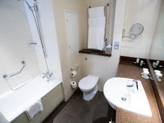 Crowne Plaza London Ealing, an IHG Hotel - Photo 8