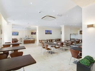 Queens Park Hotel - Photo 14