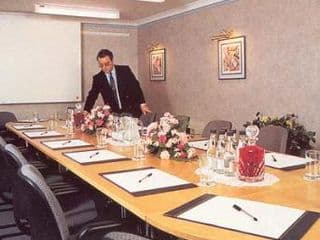 Queens Park Hotel - Photo 20
