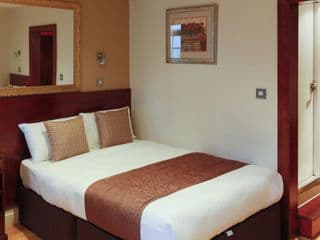 Garden View Hotel - Photo 2