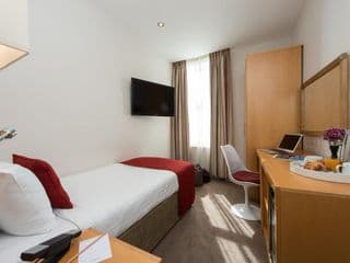 Park International Hotel - Photo 7