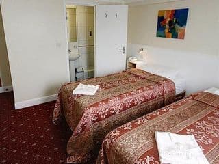 Melbourne House Hotel
