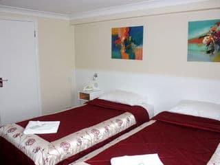 Melbourne House Hotel - Photo 4