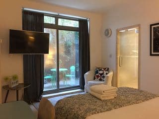 The Luxury Inn - Photo 4