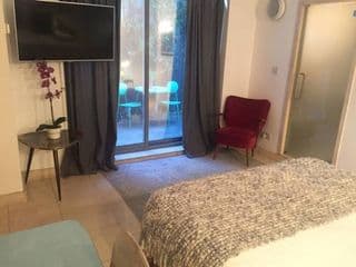 The Luxury Inn - Photo 5