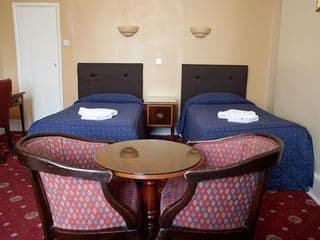 Rose Court Hotel - Photo 4