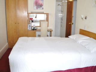 Barry House - Photo 2