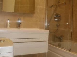 Barry House - Photo 16