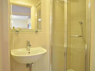 Barry House - Photo 17
