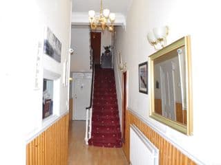 Barry House - Photo 18
