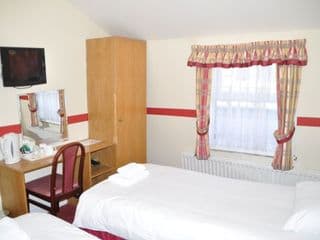 Barry House - Photo 3