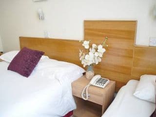 Barry House - Photo 8