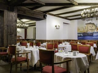 Hotel Henry VIII - Photo 15