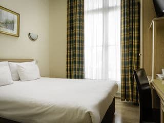 Hotel Henry VIII - Photo 3
