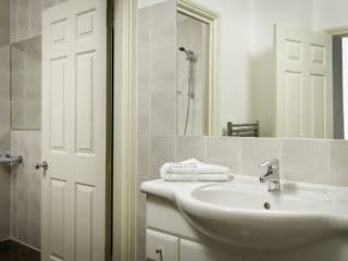 Hotel Henry VIII - Photo 10