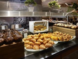 Hilton London Kensington Hotel - Photo 14