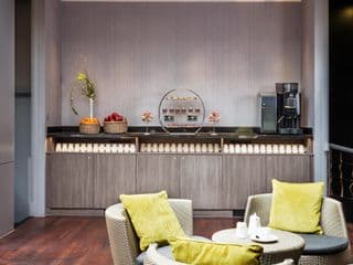 Hilton London Kensington Hotel - Photo 18