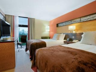 Hilton London Kensington Hotel - Photo 3