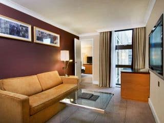 Hilton London Kensington Hotel - Photo 5